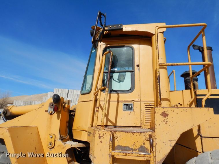 image for item KU9943 1983 Caterpillar 966D  wheel loader