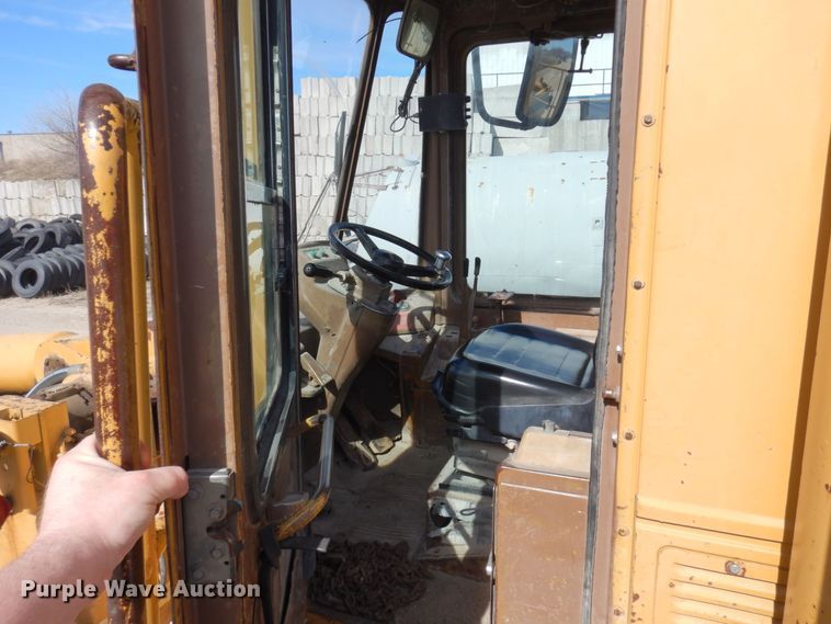 image for item KU9943 1983 Caterpillar 966D  wheel loader