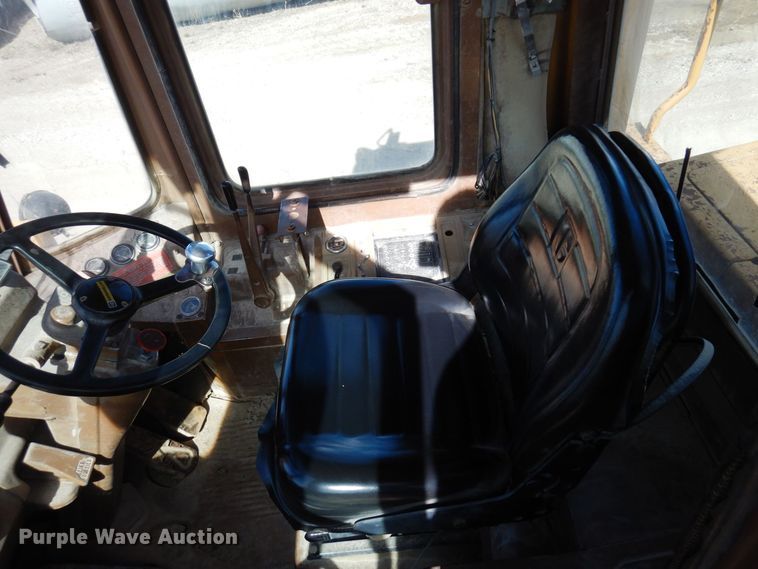 image for item KU9943 1983 Caterpillar 966D  wheel loader