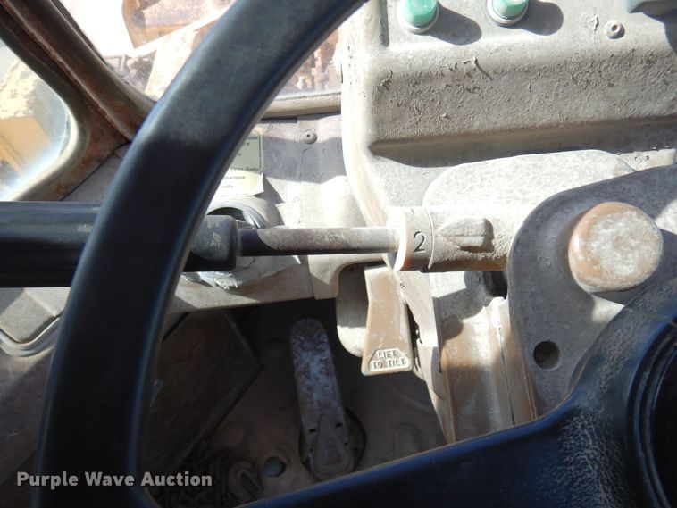 image for item KU9943 1983 Caterpillar 966D  wheel loader