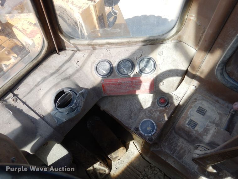 image for item KU9943 1983 Caterpillar 966D  wheel loader