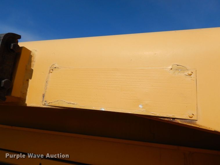 image for item KU9943 1983 Caterpillar 966D  wheel loader