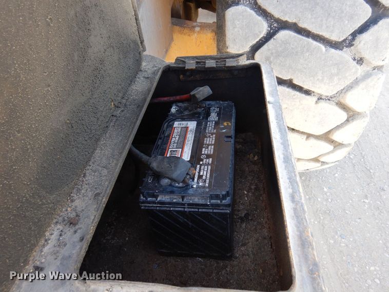 image for item KU9943 1983 Caterpillar 966D  wheel loader