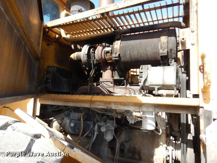 image for item KU9943 1983 Caterpillar 966D  wheel loader