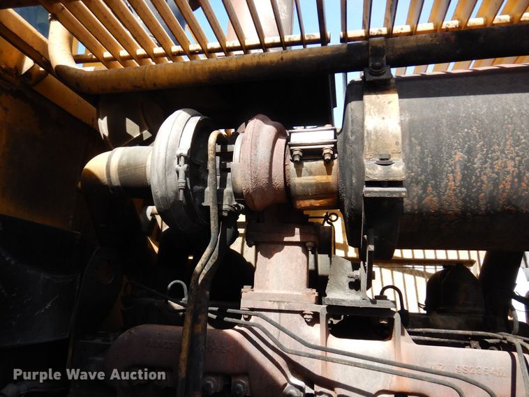 image for item KU9943 1983 Caterpillar 966D  wheel loader