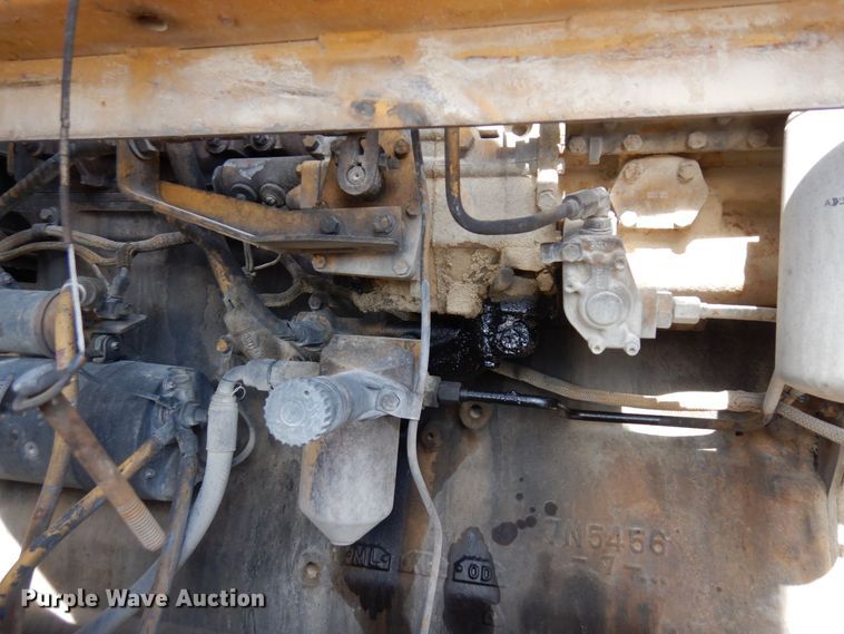 image for item KU9943 1983 Caterpillar 966D  wheel loader