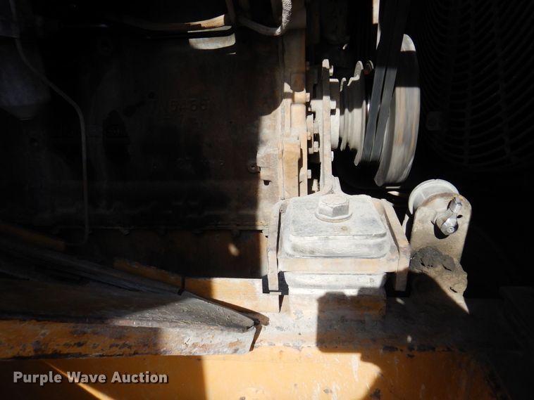 image for item KU9943 1983 Caterpillar 966D  wheel loader