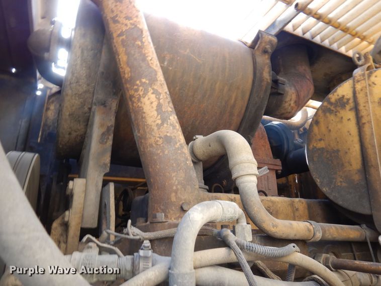 image for item KU9943 1983 Caterpillar 966D  wheel loader