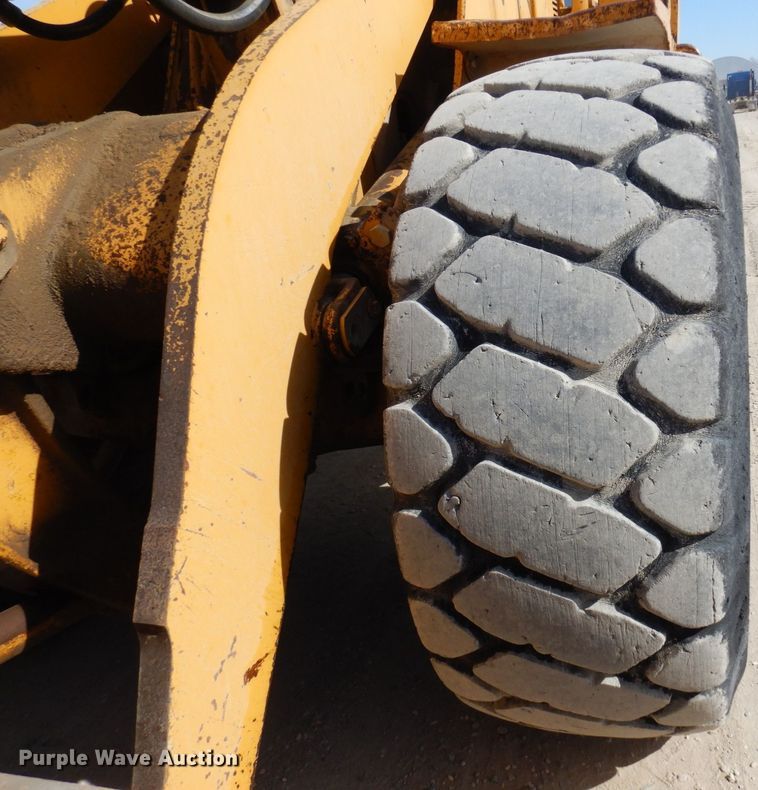 image for item KU9943 1983 Caterpillar 966D  wheel loader