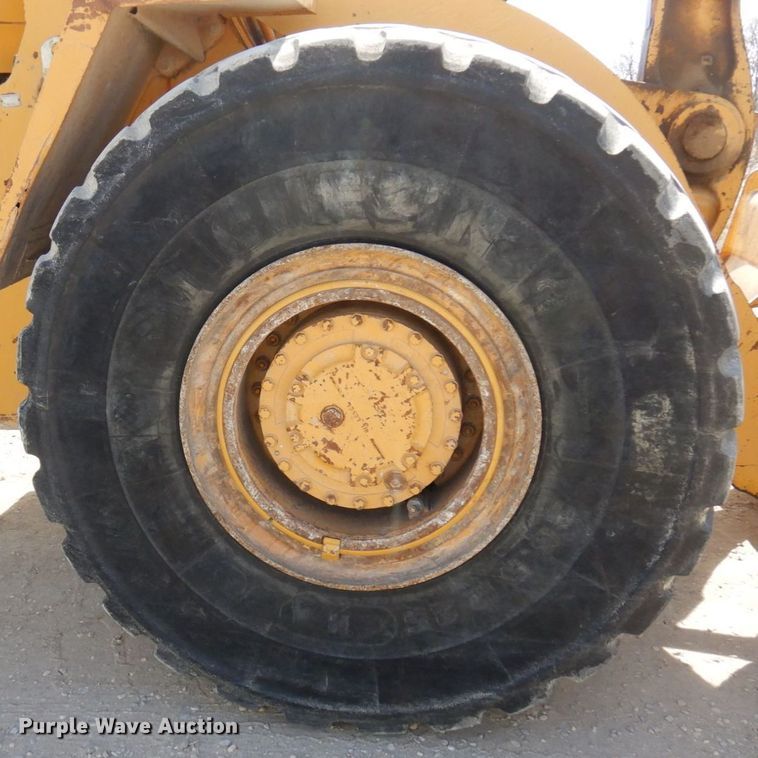 image for item KU9943 1983 Caterpillar 966D  wheel loader
