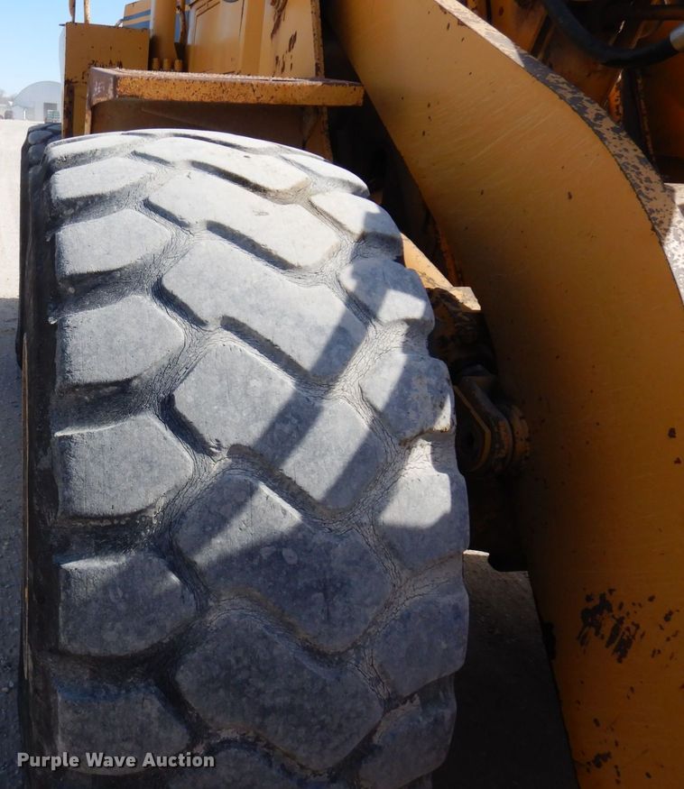 image for item KU9943 1983 Caterpillar 966D  wheel loader