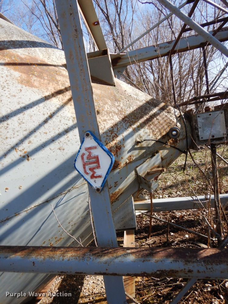 image for item KU9953 MTM  concrete silo