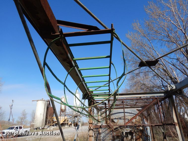 image for item KU9953 MTM  concrete silo