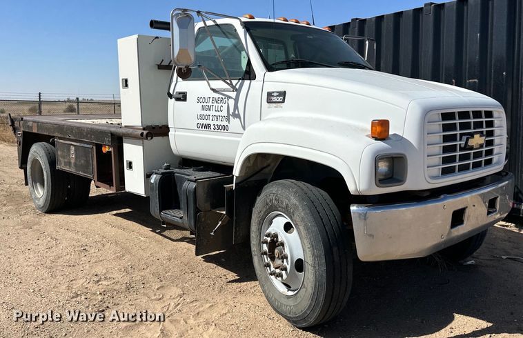 image for item KX9072 2002 GMC C7500  winch truck