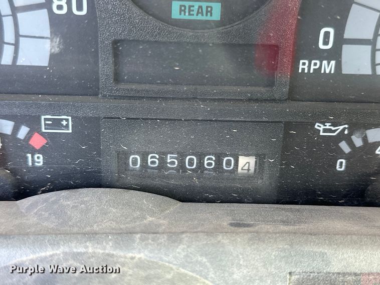 image for item KX9072 2002 GMC C7500  winch truck