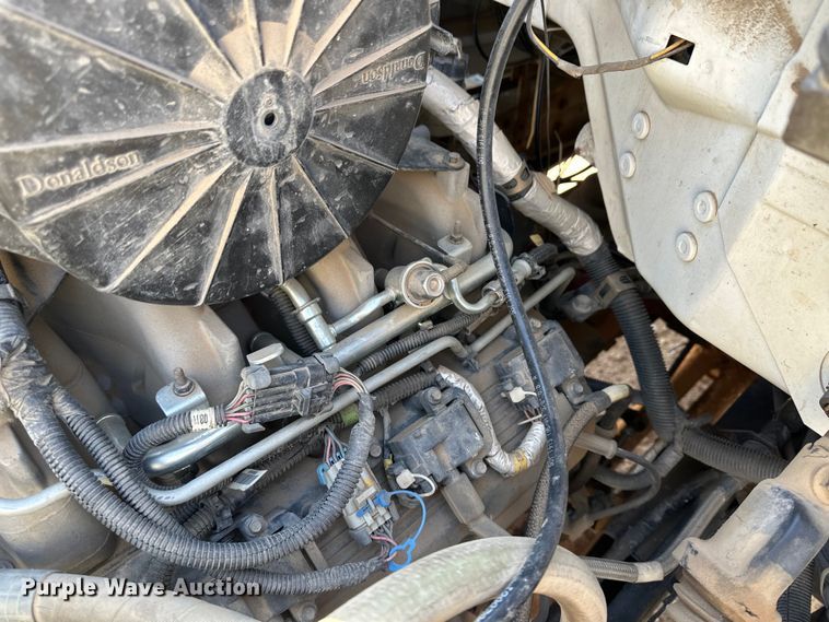 image for item KX9072 2002 GMC C7500  winch truck