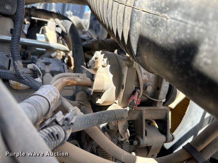 image for item KX9072 2002 GMC C7500  winch truck