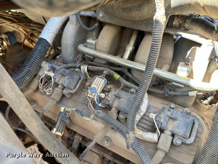 image for item KX9072 2002 GMC C7500  winch truck