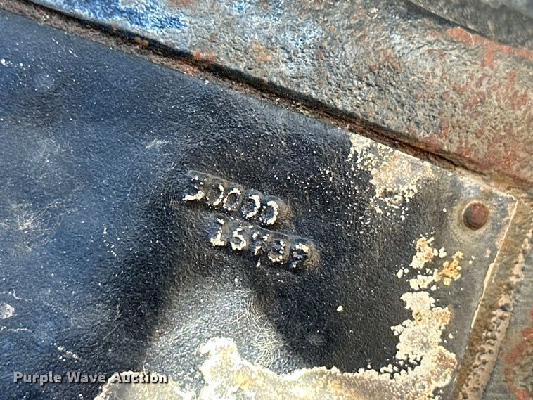 image for item KX9072 2002 GMC C7500  winch truck