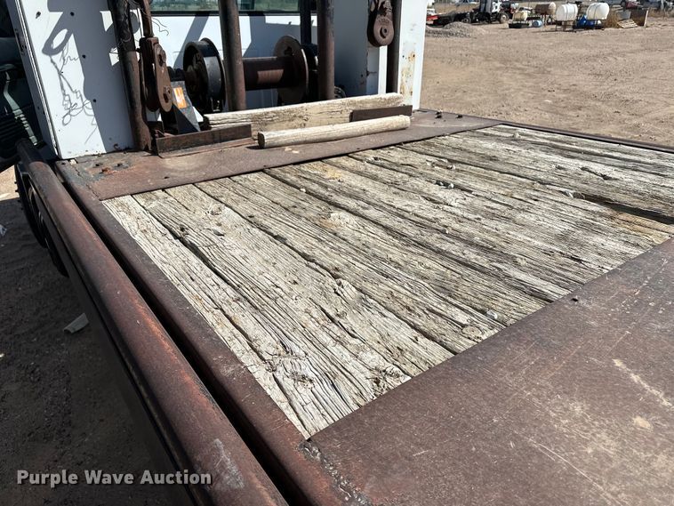 image for item KX9072 2002 GMC C7500  winch truck