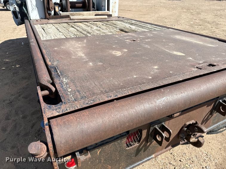 image for item KX9072 2002 GMC C7500  winch truck