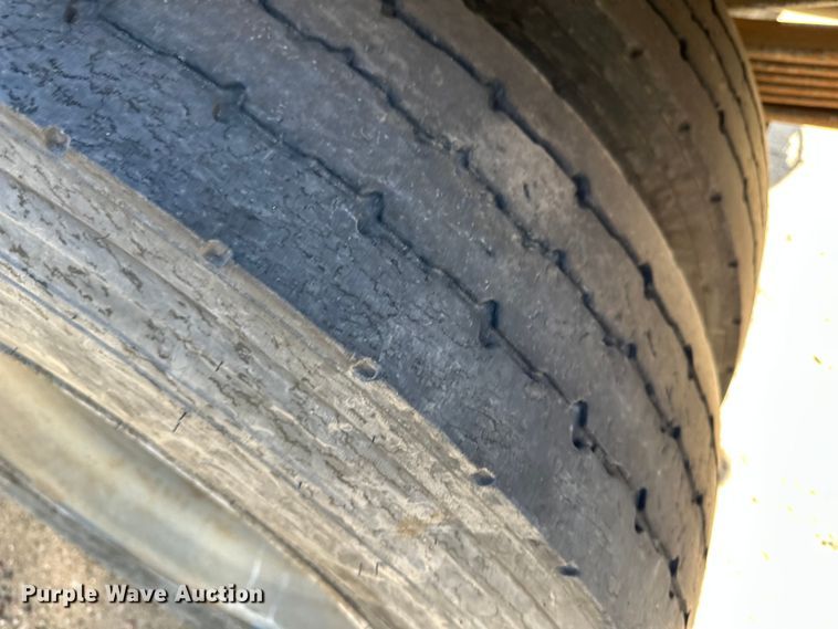 image for item KX9072 2002 GMC C7500  winch truck