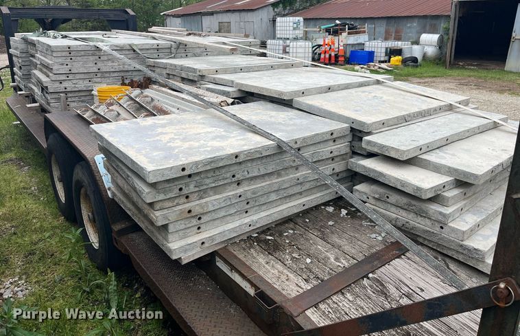 image for item LA9939 Approximately 114 concrete forms