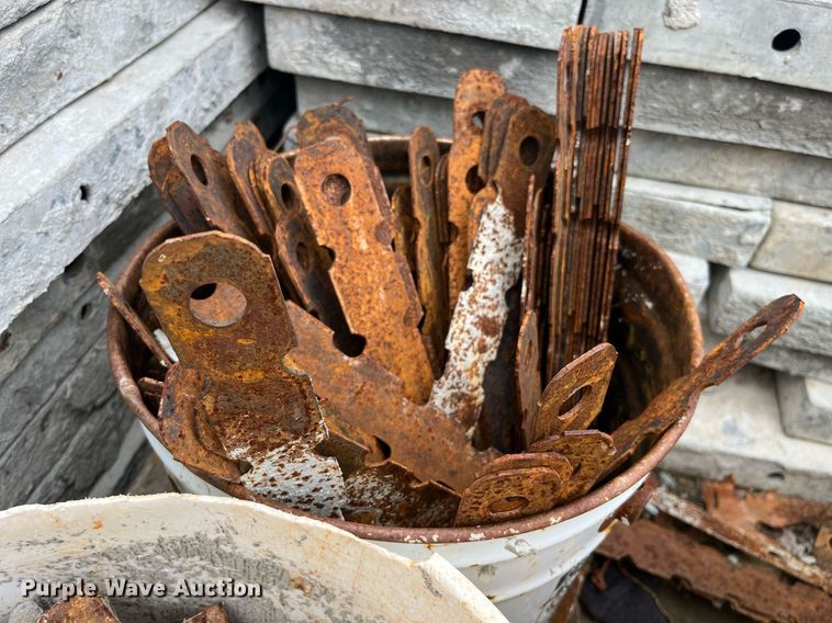 image for item LA9939 Approximately 114 concrete forms