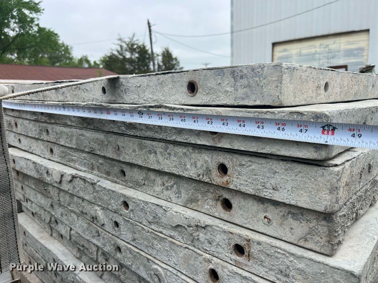 image for item LA9939 Approximately 114 concrete forms