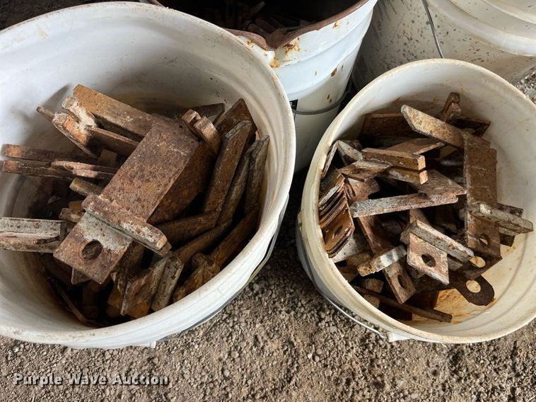 image for item LA9940 Approximately 138 concrete forms