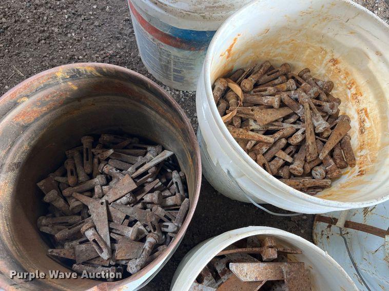 image for item LA9940 Approximately 138 concrete forms