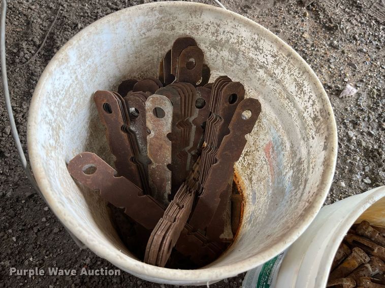 image for item LA9940 Approximately 138 concrete forms