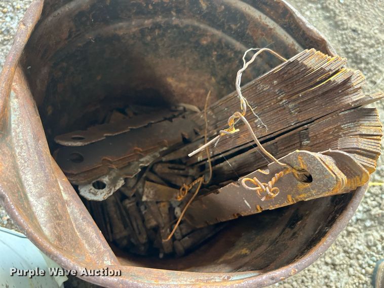 image for item LA9940 Approximately 138 concrete forms