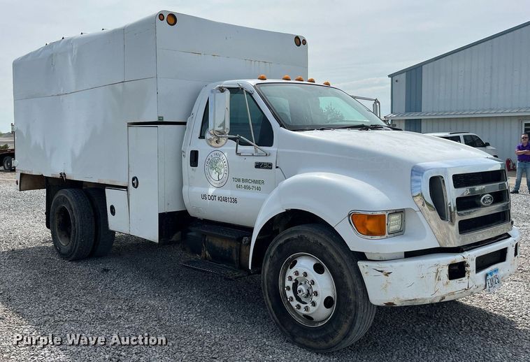 image for item LA9947 2007 Ford F750 Super Duty XL  chipper truck