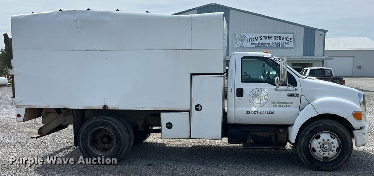image for item LA9947 2007 Ford F750 Super Duty XL  chipper truck