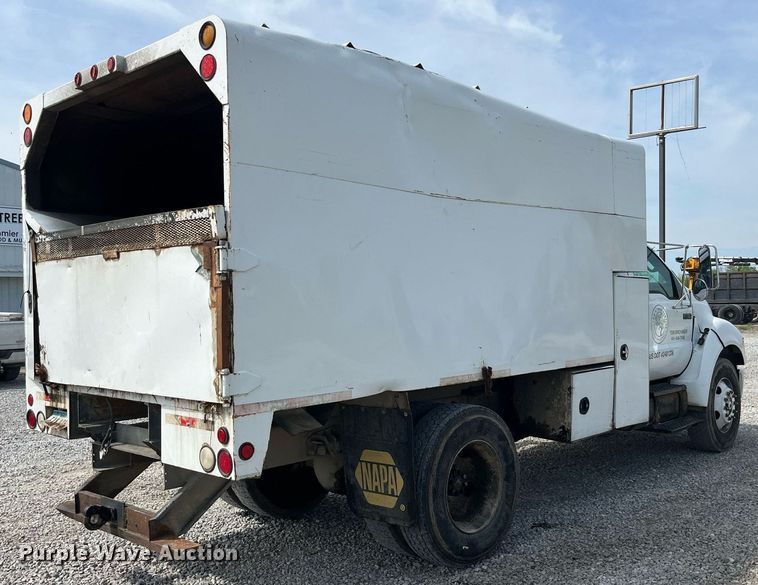 image for item LA9947 2007 Ford F750 Super Duty XL  chipper truck