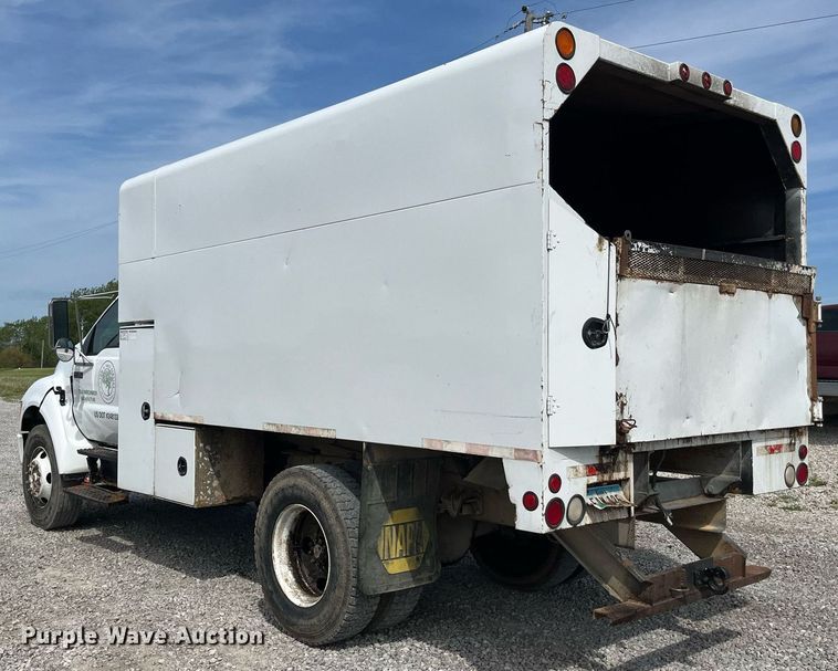 image for item LA9947 2007 Ford F750 Super Duty XL  chipper truck