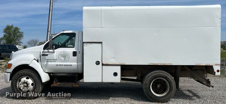 image for item LA9947 2007 Ford F750 Super Duty XL  chipper truck