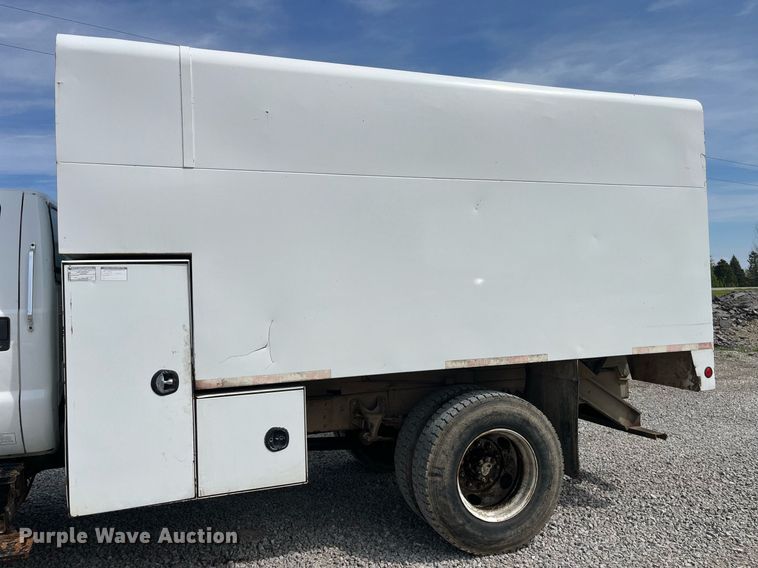 image for item LA9947 2007 Ford F750 Super Duty XL  chipper truck