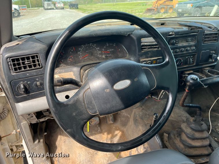 image for item LA9947 2007 Ford F750 Super Duty XL  chipper truck