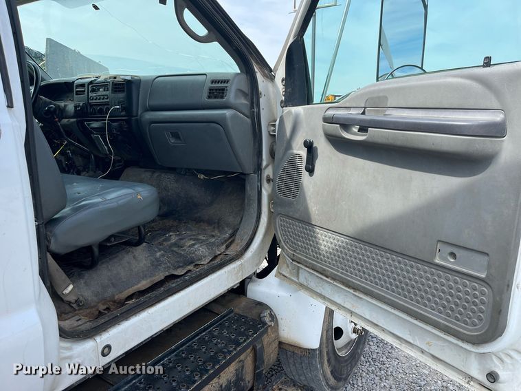 image for item LA9947 2007 Ford F750 Super Duty XL  chipper truck