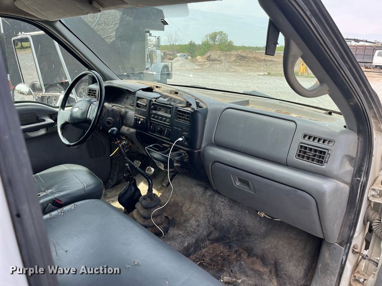 image for item LA9947 2007 Ford F750 Super Duty XL  chipper truck