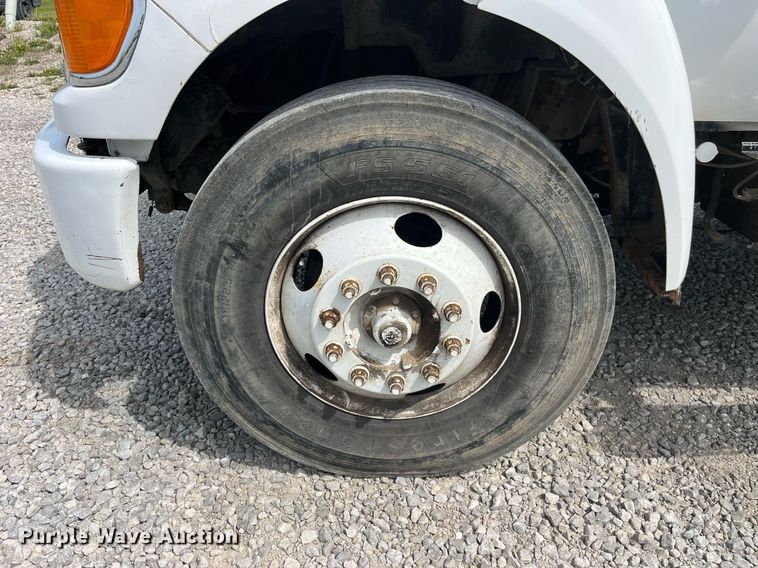 image for item LA9947 2007 Ford F750 Super Duty XL  chipper truck