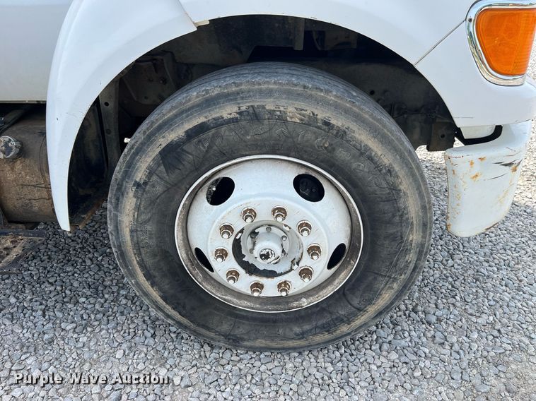 image for item LA9947 2007 Ford F750 Super Duty XL  chipper truck