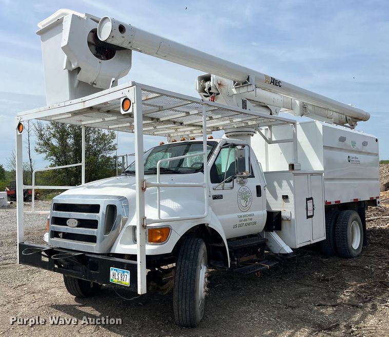 image for item LA9948 2006 Ford F750  forestry bucket truck