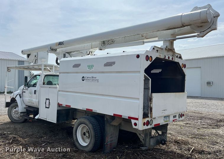 image for item LA9948 2006 Ford F750  forestry bucket truck