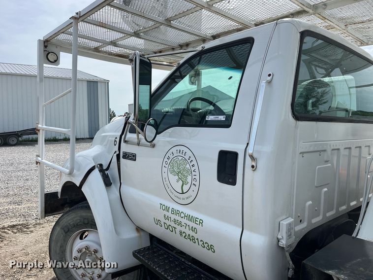 image for item LA9948 2006 Ford F750  forestry bucket truck