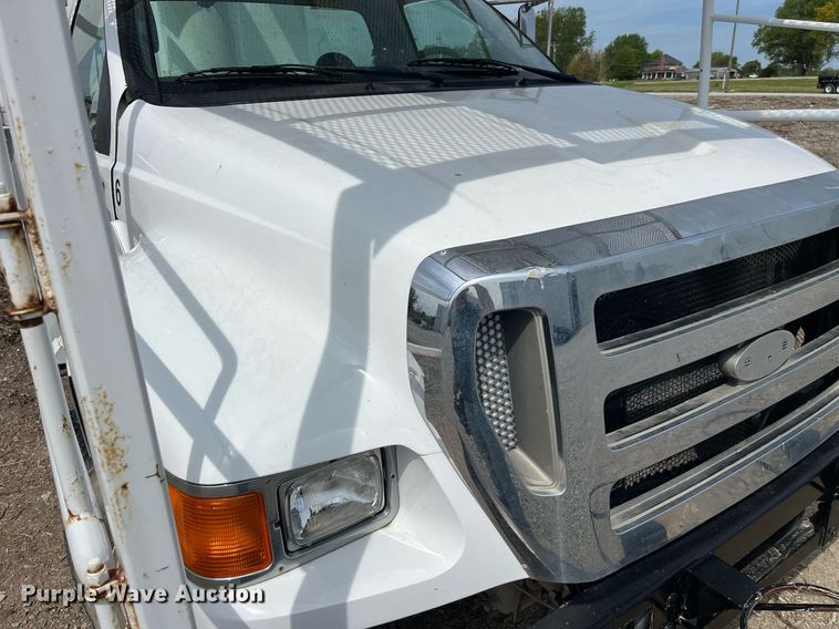 image for item LA9948 2006 Ford F750  forestry bucket truck