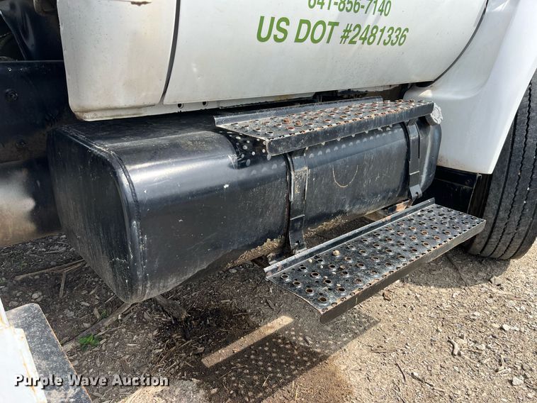 image for item LA9948 2006 Ford F750  forestry bucket truck