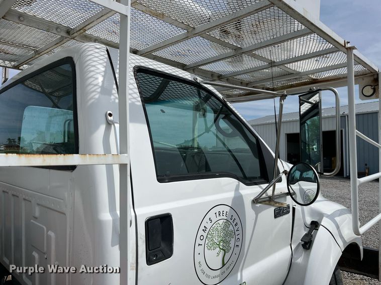 image for item LA9948 2006 Ford F750  forestry bucket truck